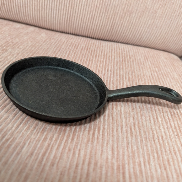 Mini Cast Iron Pan - Picture 1 of 5